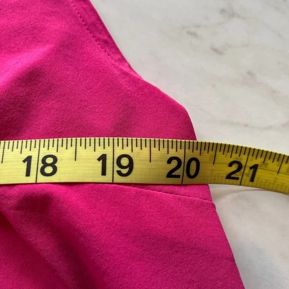 Eddie Bauer VNeck Sleeveless Top. Large - Picture 4 of 6